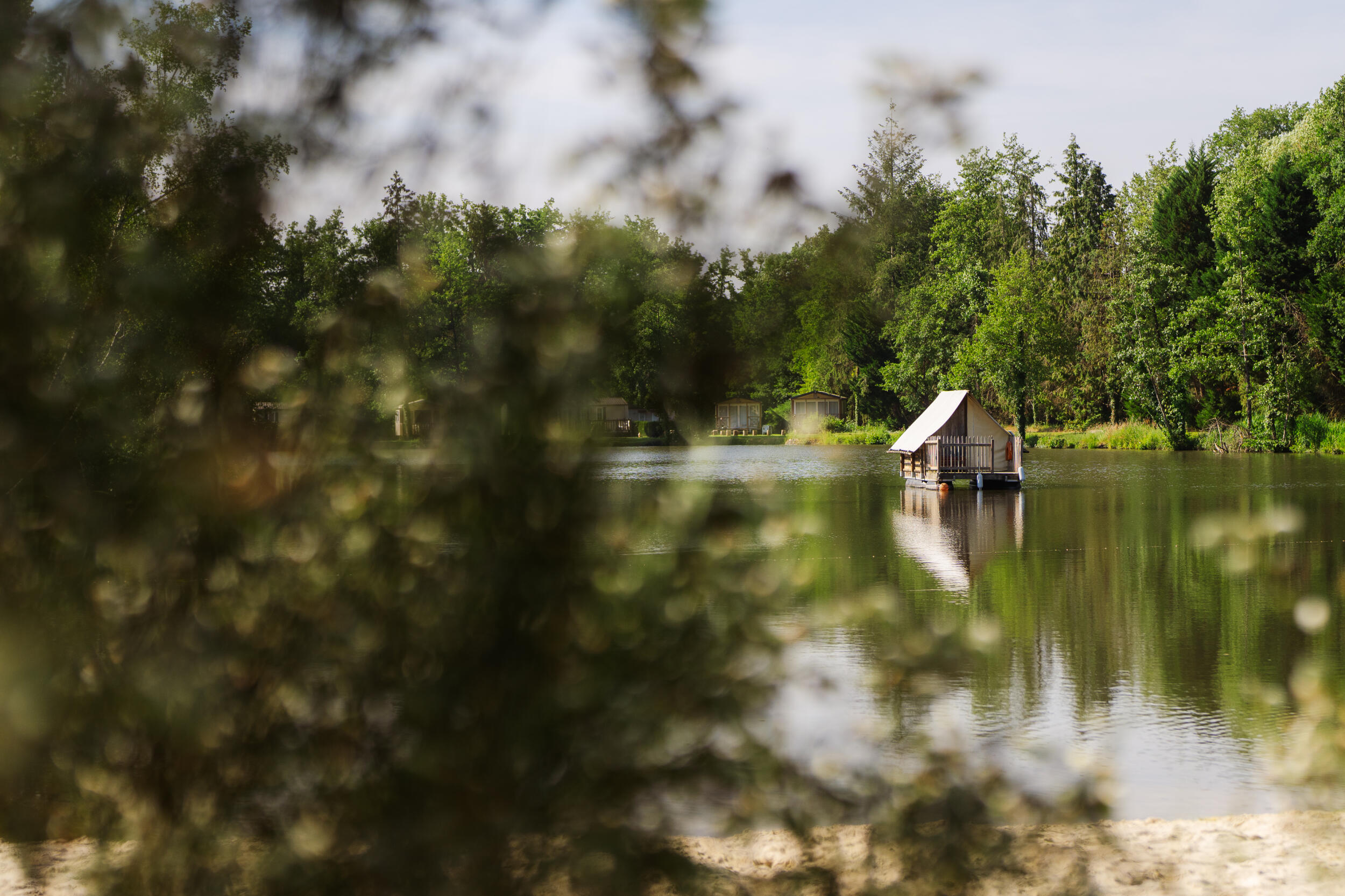 Photo 7/9 — Cabane sur l'eau « La Flotente — Cabane sur l'eau à Nouan-le-Fuzelier » à Nouan-le-Fuzelier Loir-et-Cher