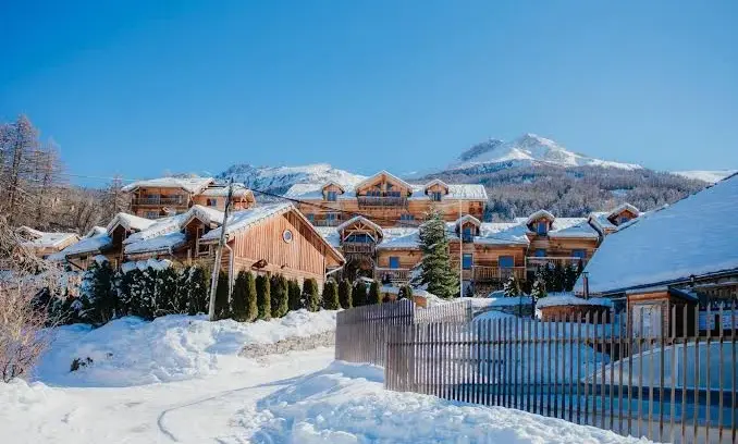 Les Logis d'Orres - Chalets et Résidence