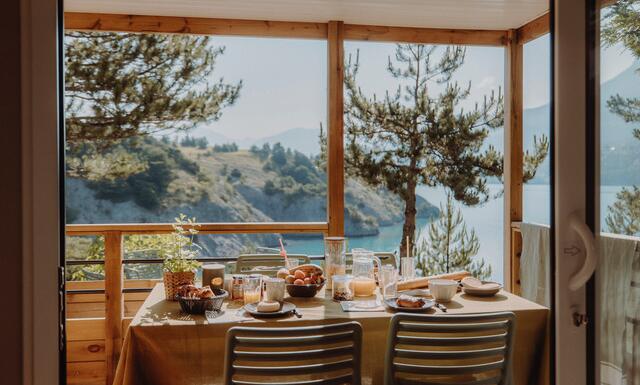 Camping Sunêlia La Presqu'île au Lac de Serre-Ponçon